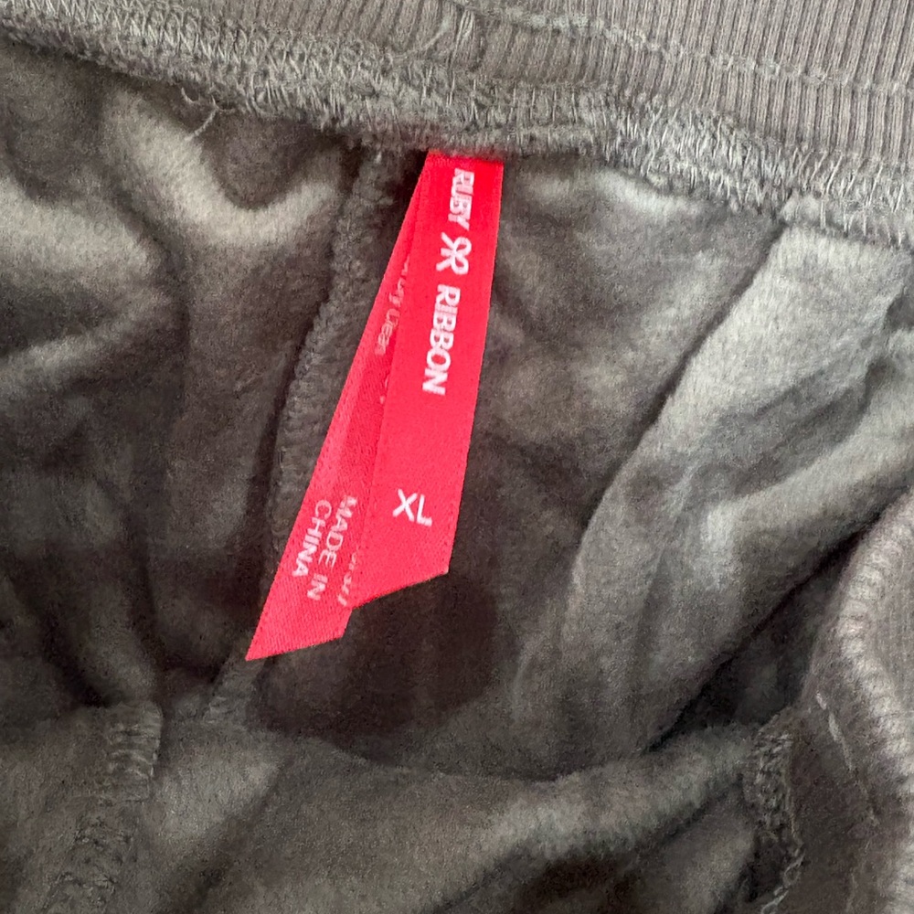 Ruby Ribbon Velour Sweatpants in Mink NWT - Picture 2 of 5